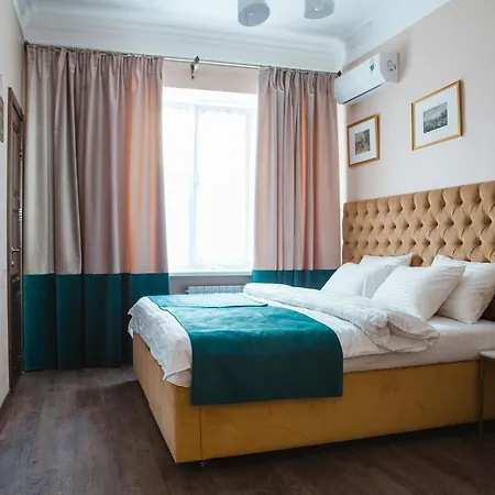 Live.here.hotel Inn