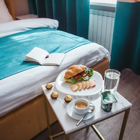 Live.here.hotel Inn